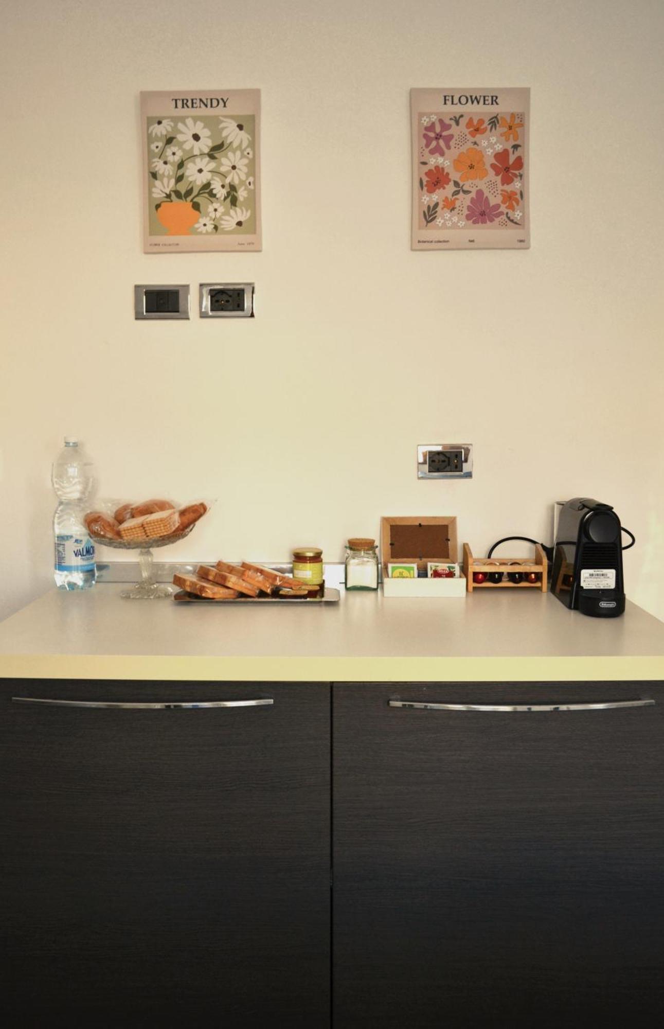 La Dolce Vita - Appartamento Con Parcheggio Privato Vicino Al Centro E All'Ospedale Asti Exteriör bild