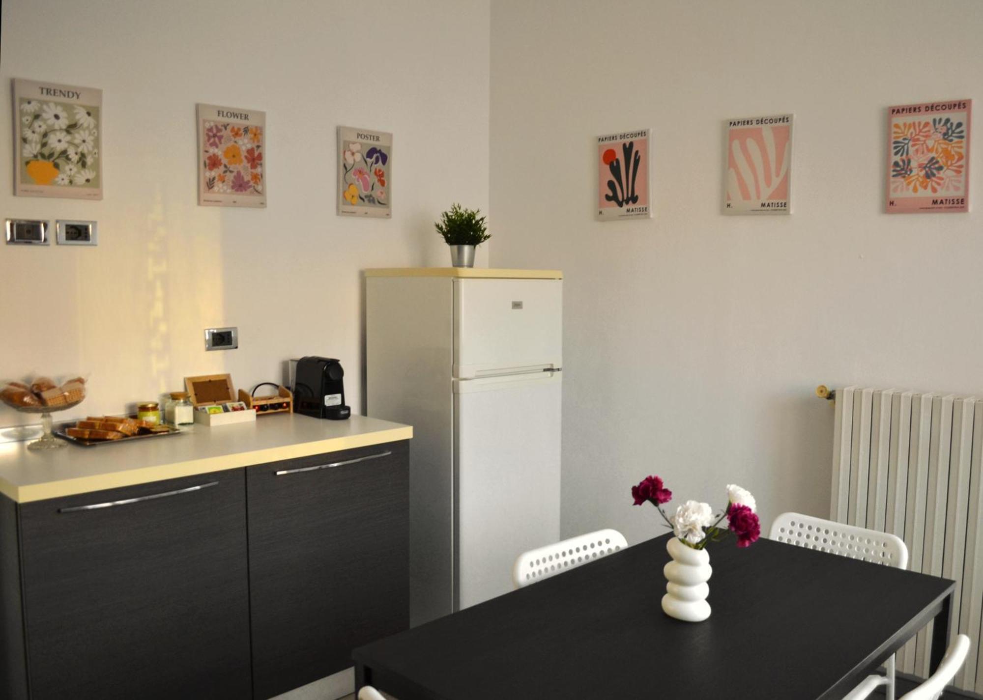La Dolce Vita - Appartamento Con Parcheggio Privato Vicino Al Centro E All'Ospedale Asti Exteriör bild