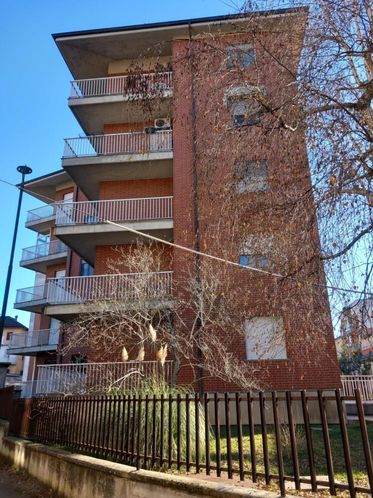 La Dolce Vita - Appartamento Con Parcheggio Privato Vicino Al Centro E All'Ospedale Asti Exteriör bild