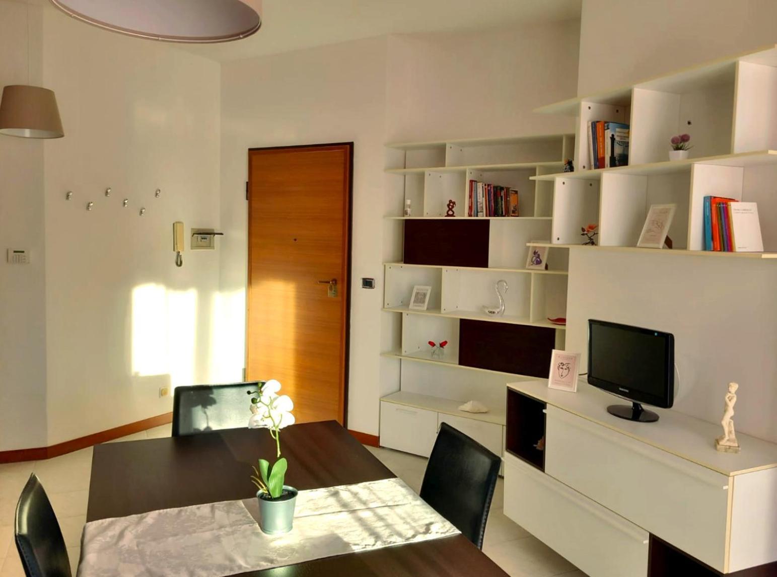 La Dolce Vita - Appartamento Con Parcheggio Privato Vicino Al Centro E All'Ospedale Asti Exteriör bild